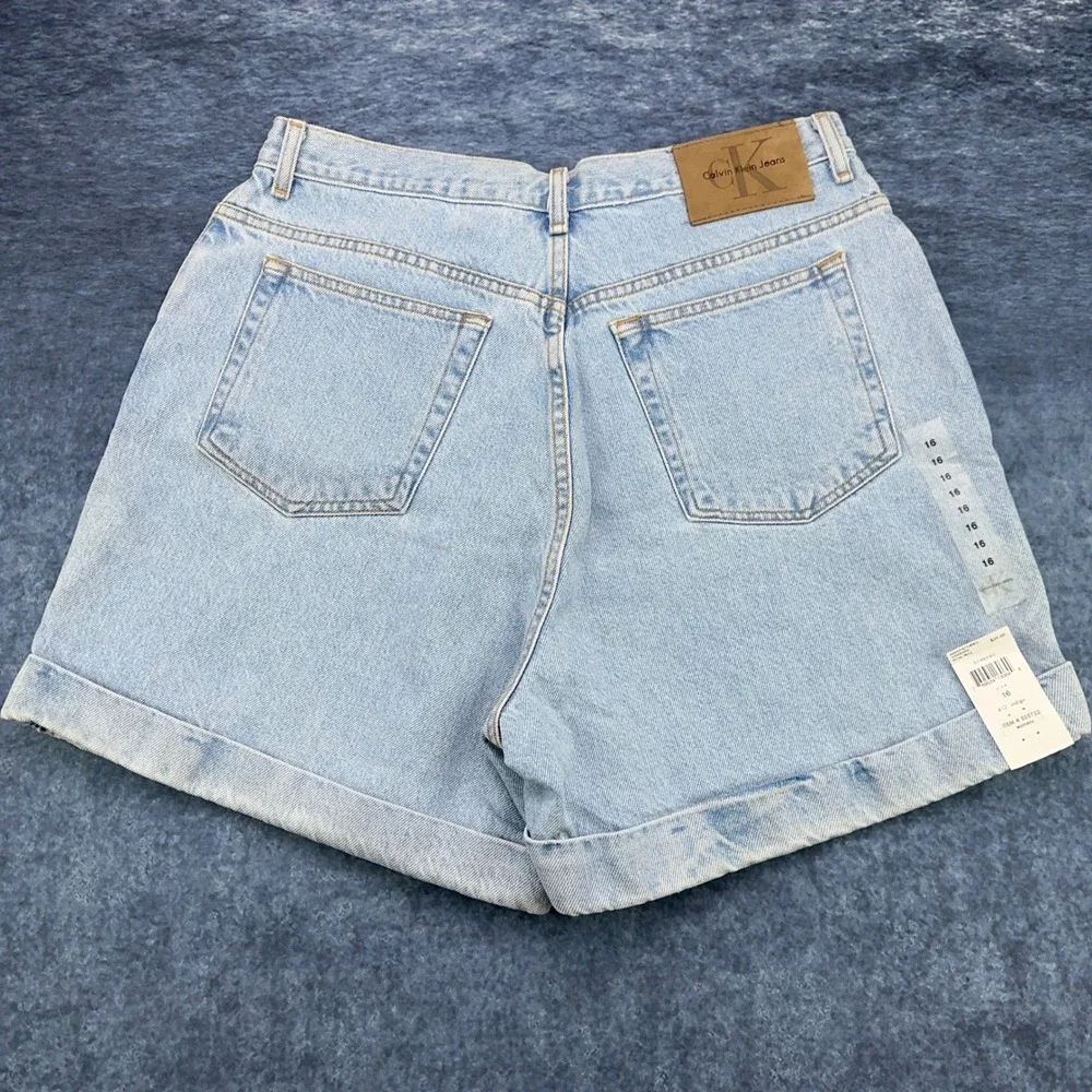 Calvin Klein Jeans Womens Cuff Short Light Indigo Enzyme Wash Size 16 BDXK690